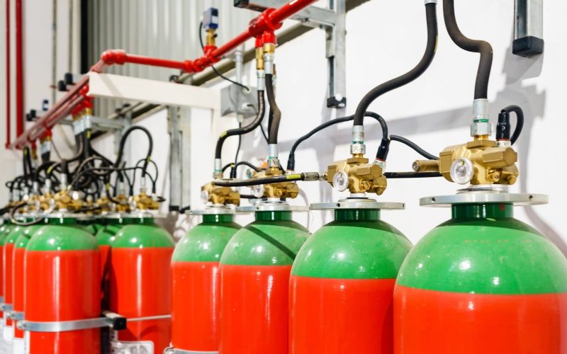 </p>
<div>
<h2>EX 55 släcksystem med Inertgasen IG-55</h2>
<p><strong>Släckgasen i EX-55 består av Argon och Kväve till lika delar. Denna gasblandning är ett effektivt släckmedel som släcker bränder utan fara för människor, miljö, materiel eller utrustningar.</strong></p>
<h3>Släckfunktion</h3>
<p>IG-55 släcker branden genom att reducera syrenivån till den nivå där branden inte kan fortgå.</p>
<p>IG-55 är mest effektiv när den används som släcksystem i slutna utrymmen eller i sådana utrymmen som stänger ventiler och spjäll innan gasen strömmar ut och därmed kvarhåller koncentrationen av släckgas så länge som möjligt.</p>
<p>IG-55 är en klar, icke ledande gas, som efter en aktivering inte lämnar några rester eller ”dimma” i det skyddade utrymmet. IG-55 är relativt luktfritt, dock kan någon lukt uppkomma genom/från det material som har blivit angripet av elden.</p>
<h3>Användningsområden</h3>
<p>Vid en aktivering behöver IG-55 mycket lite eller inget saneringsarbete, vilket gör det speciellt attraktivt för applikationer där skador från andra typer av släckmedel eller släckmetoder är oundvikliga.</p>
<h3>Fördelar med EX-55</h3>
<p>Vid släckning av en brand med IG-55 uppkommer ingen mätbar sönderspjälkning, det bildas inga giftiga gaser eller frätande ämnen, annat än de som redan bildats vid förbränning av material i utrymmet.</p>
</p>
</div>
<p>
<a href="/exting/wp-content/uploads/2023/12/EX55-broschyr1.pdf">Broschyr EX-55</a>
</p>
<div>
<p> <img src="/exting/wp-content/uploads/2023/12/inertgas-system-scaled.jpg" alt=""/></p>
<div>
<p><em>Installation av ett större EX-55 släcksystem med släckgasen IG-55. IG-55 skyddar och släcker brand genom att sänka syrehalten.</em></p>
</div>
</div>
<h2>Miljöpåverkan</h2>
<div>
<p>Inerta släcksystem är ofarliga för liv, egendom och miljö • Samtliga beståndsdelar finns naturligt i den luft vi andas. • Inga farliga omvandlings- eller nedbrytningsprodukter bildas och gasen skadar inte atmosfären eller ozonskiktet. • Efter utlösning återgår beståndsdelarna i gasblandningen till sin naturliga plats i luftens kretslopp. • Gasblandningen är ren och torr. Den leder inte ström och saknar korrosiva egenskaper. • Koldioxidinblandningen i IG-55 ökar andningsfrekvensen vilket kompenserar kroppen för den sänkta syrehalten.</p>
<p>Exting strävar efter att utveckla sig inom området miljö med en minsta målsättning att följa gällande lagstiftning, men även genom att kontinuerligt förbättra produkter och rutiner för att minimera företagets miljöpåverkan.</p>
</div>
<p><img src="/exting/wp-content/uploads/2023/12/Milj_-beskuren-scaled.jpg" alt=""/></p>
<div>
<p>Alla beståndsdelar i en inertgas som IG-55 finns naturligt i luften vi andas.</p>
</div>
<h2>Service och underhåll av gassläcksystem</h2>
<div>
<p>Exting tar fullt ansvar för de gassläckanläggningar vi designar och installerar genom att också erbjuda serviceavtal till våra kunder. Vi erbjuder alltid serviceavtal för alla anläggningar vi installerar och kan även åta oss service av anläggningar andra företag har byggt. För att säkerställa att en gassläckanläggnings funktion och drift måste den underhållas och genomgå nödvändig service löpande. </p>
</div>