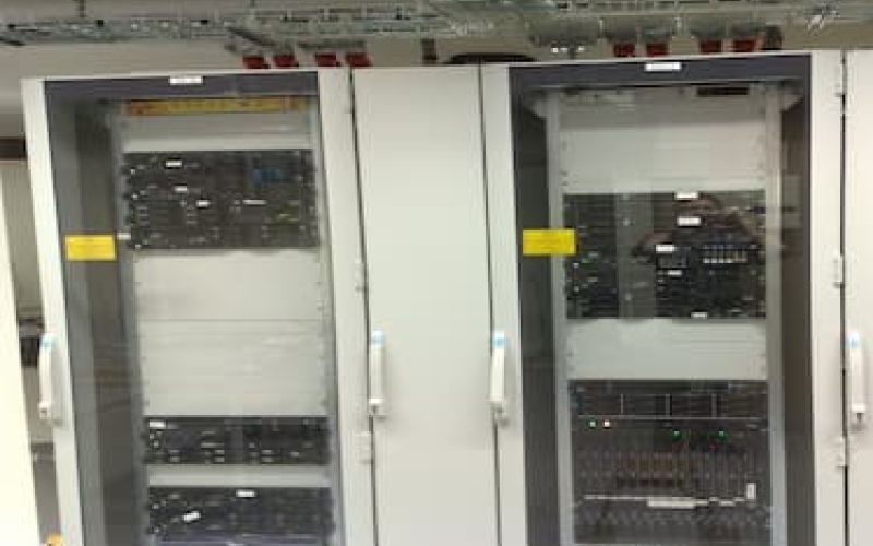 </p>
<div>
<h2>Släcksystem EX-Safe som skåpskydd</h2>
<p><strong>EX-Safe 1U brandsläcksystem skyddar 19″ dataskåp och andra täta skåp mot brand och förstörelse. Det 1U/HE höga rackmonterade systemet söker konstant efter rök med två integrerade optiska rökdetektorer.</strong></p>
<p>Om rök upptäcks genereras ett larm och systemet aktiverar släckgasen. EX-Safe 1U är designat för att med enkel hantering ge maximalt skydd av känslig utrustning genom snabb detektion och snabbt brandskydd i varje individuellt dataskåp.</p>
<p>EX-Safe 1U skyddar ett eller flera dataskåp mot brand och förstörelse och installeras med lätthet i befintliga dataskåp och i nya dataskåp.</p>
<p>I dagsläget finns det två gaser som enligt aktuella bestämmelser och regelverk kan användas i systemet, FM-200 och FK-5-1-12. Båda dessa gaser är godkända inom EU och regleras i SS-EN 15004. Inbördes är FM-200 den effektivaste släckgasen, det krävs cirka 20% mer FK-5-1-12 för att släcka samma volym. Dock har FM-200 ett högre GWP-värde som gör att FK-5-1-12 är ett mer miljövänligt alternativ.</p>
</div>
<p>
<a href="/exting/wp-content/uploads/2023/12/Produktblad-P-EX-SAFE1U_S0901.pdf">Produktblad skåpskydd EX-SAFE 1U</a>
</p>
<div>
<p> <img src="/exting/wp-content/uploads/2023/12/brandskydd-datarack.png" alt="EX-safe 1U är ett komplett släcksystem för att skydda 19″ dataskåp"/></p>
<div>
<p>EX-safe 1U är ett komplett släcksystem speciellt framtaget för att skydda 19" dataskåp och rack med elektronisk utrustning. Endast 44mm hög (1U) sparar EX-Safe plats för affärskritisk utrustning i det skyddade utrymmet.</p>
</div>
</div>
<h2>Teknisk beskrivning</h2>
<ul>
<li>
<div>
<p><strong>Mått</strong> (mm) 700x430x44<br /><strong>Strömtillförsel</strong> 230 Volt Växelström 50Hz<br /><strong>Släckmedel</strong> FK-5-1-12 alternativt FM-200<br /><strong>Detektion</strong> Optiska rökdetektorer<br /><strong>Behållartryck</strong> 15 Bar</p>
</div>
</li>
<li>
<div>
<p><strong>Vikt med behållare / utan behållare, Masterenhet</strong> 16,6 kg / 9,9 kg med FK-5-1-12, 16,5 kg med FM-200 <br /><strong>Vikt med behållare / utan behållare, Slavenhet</strong> 7,3 kg / 14,3 kg med FK-5-1-12, 13,9 kg med FM-200</p>
</div>
</li>
</ul>
<h2>Miljö</h2>
<div>
<p><span>Miljöpåverkan av EX-SAFE är något olika beroende på vilket släckmedel som väljs. Både FM-200 och FK-5-1-12 har Ozone Depletion Potential (ODP-värde) noll så ingen av gaserna förstör ozonlagret. Däremot har FK-5-1-12 betydligt bättre Global Warming Potential jämfört med FM-200. FM-200 har 3000 och FK-5-1-12 har 1. Global warming potential (GWP) är ett mått på förmågan hos en växthusgas att bidra till växthuseffekten och den globala uppvärmningen. Skalan är relativ och jämför den aktuella gasens klimatpåverkan med effekten av samma mängd koldioxid. Utsläppen av olika växthusgaser kan med hjälp av gasernas GWP-värden räknas om till koldioxidekvivalenter, vilket gör det lättare att jämföra dem med varandra. GWP-värdet beror av följande faktorer: Hur effektivt gasen absorberar infraröd strålning. I vilka delar av det infraröda våglängdsområdet som gasen absorberar strålning. Hur långlivad gasen är i atmosfären.</span></p>
</div>
<p><img src="/exting/wp-content/uploads/2023/12/Milj_-beskuren-scaled.jpg" alt=""/></p>
<div>
<p>Exting hjälper er välja skåpskydd för minsta möjliga miljöpåverkan.</p>
</div>
<h2>Service och underhåll av släcksystemet</h2>
<div>
<p>För att säkerställa att släcksystemet fungerar korrekt och vid behov aktiveras vid en brand, är det viktigt med regelbunden underhåll och service av systemet. Det är också avgörande att utbilda personalen om hur systemet fungerar och vad de ska göra vid en brand. Vi erbjuder alltid serviceavtal för alla anläggningar vi installerar och kan även åta oss service av anläggningar andra företag har byggt. För att säkerställa att en gassläckanläggnings funktion och drift måste den underhållas och genomgå nödvändig service löpande. </p>
</div>